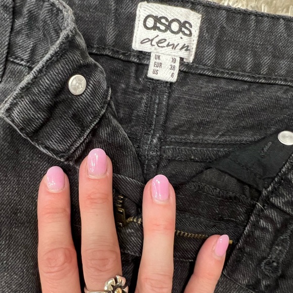 ASOS black denim shorts size 6 - Picture 2 of 3